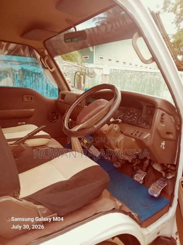 Nissan Caravan 1991 Van (Used)