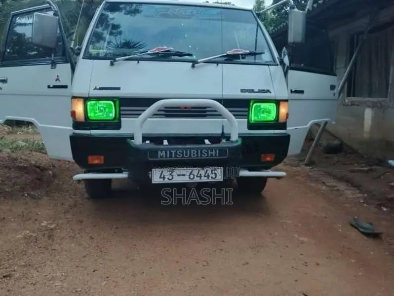 Mitsubishi L300 1985 Van (Used)