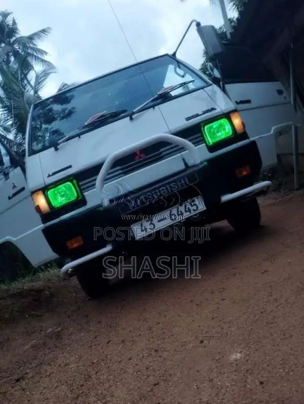 Mitsubishi L300 1985 Van (Used)