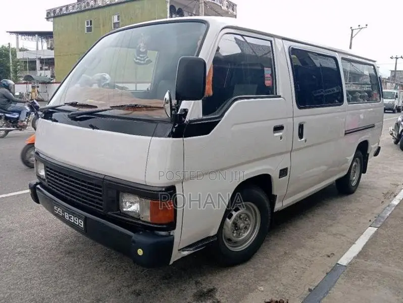 Nissan Caravan 1992 Van (Used)