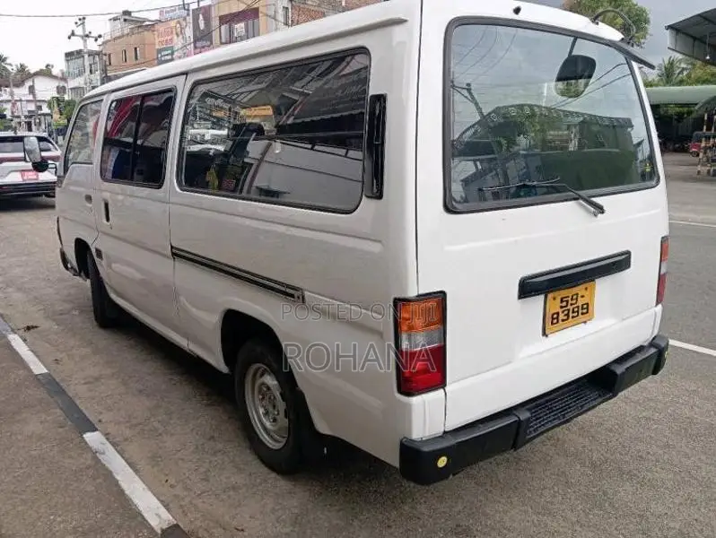 Nissan Caravan 1992 Van (Used)