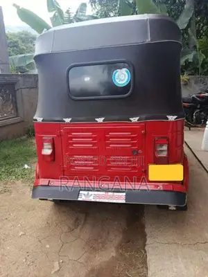 Bajaj 4 Stroke 2014 Three Wheel (Used)