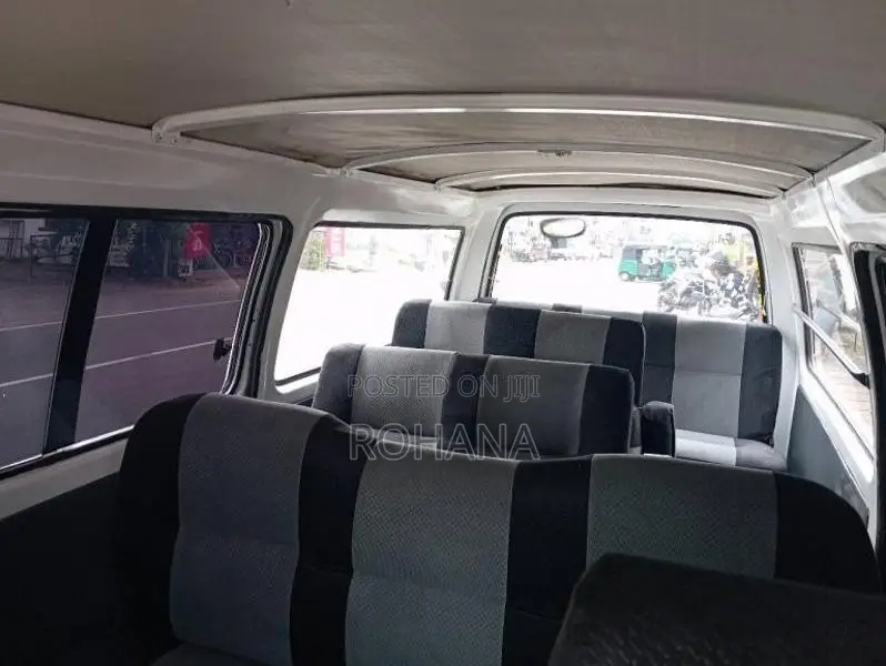 Nissan Caravan 1992 Van (Used)