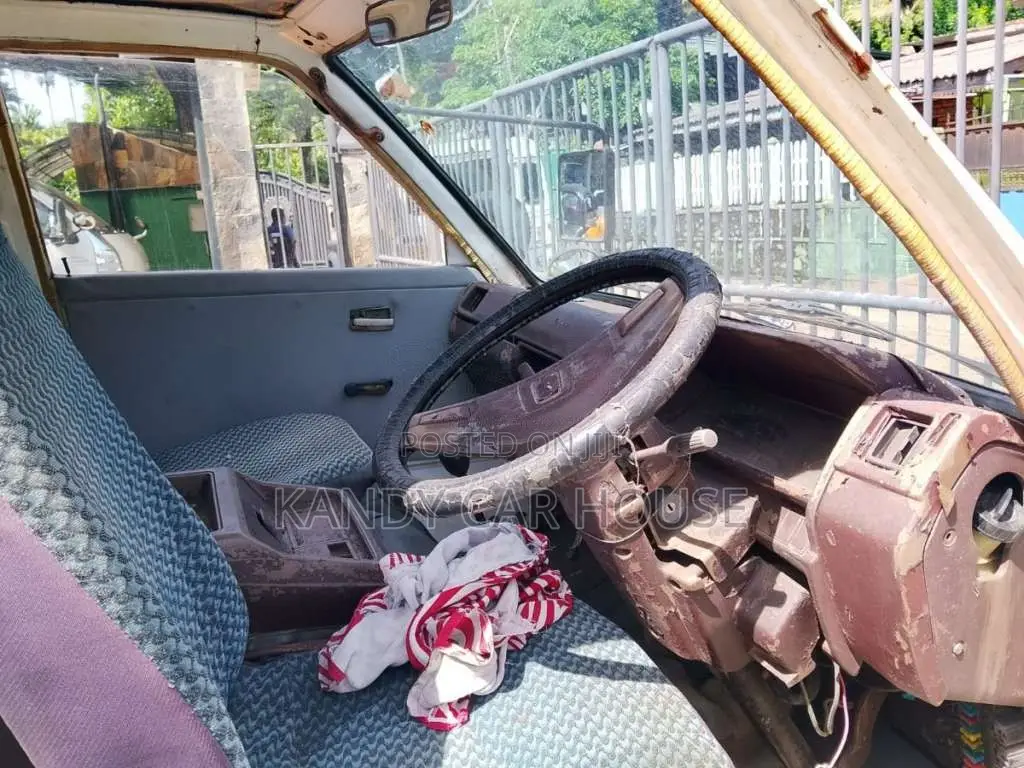 Nissan Vanette 1983 Van (Used)