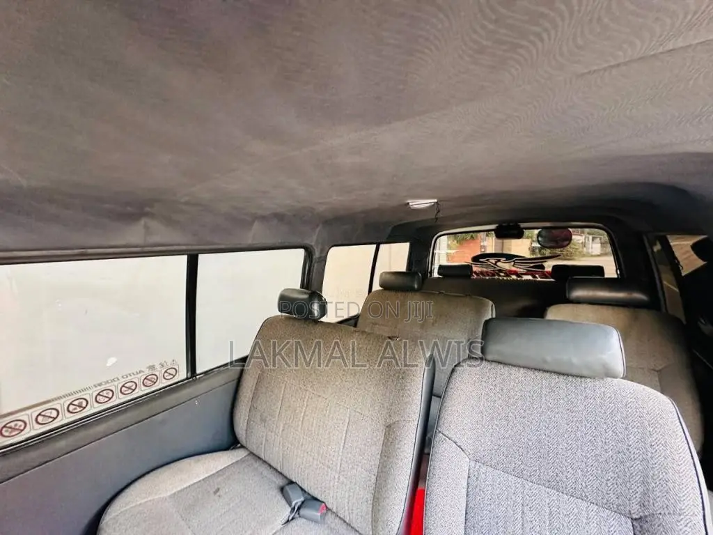 Toyota Hiace Dolphin 1993 Van (Used)