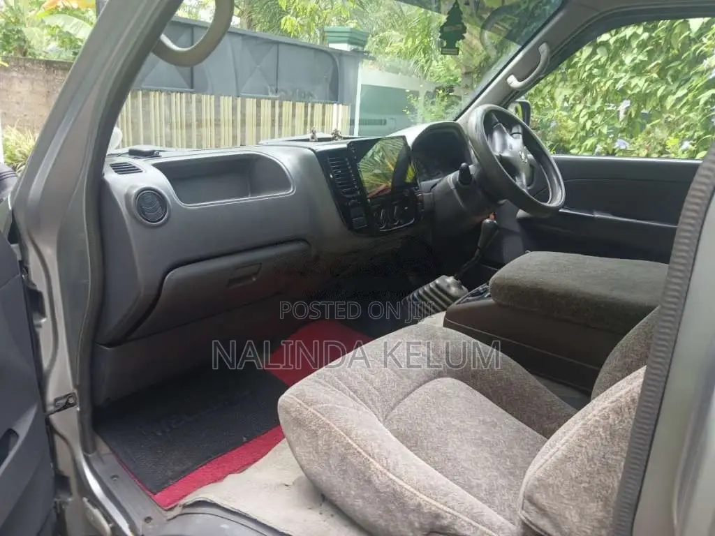Nissan Caravan E25 2006 Van (Used)