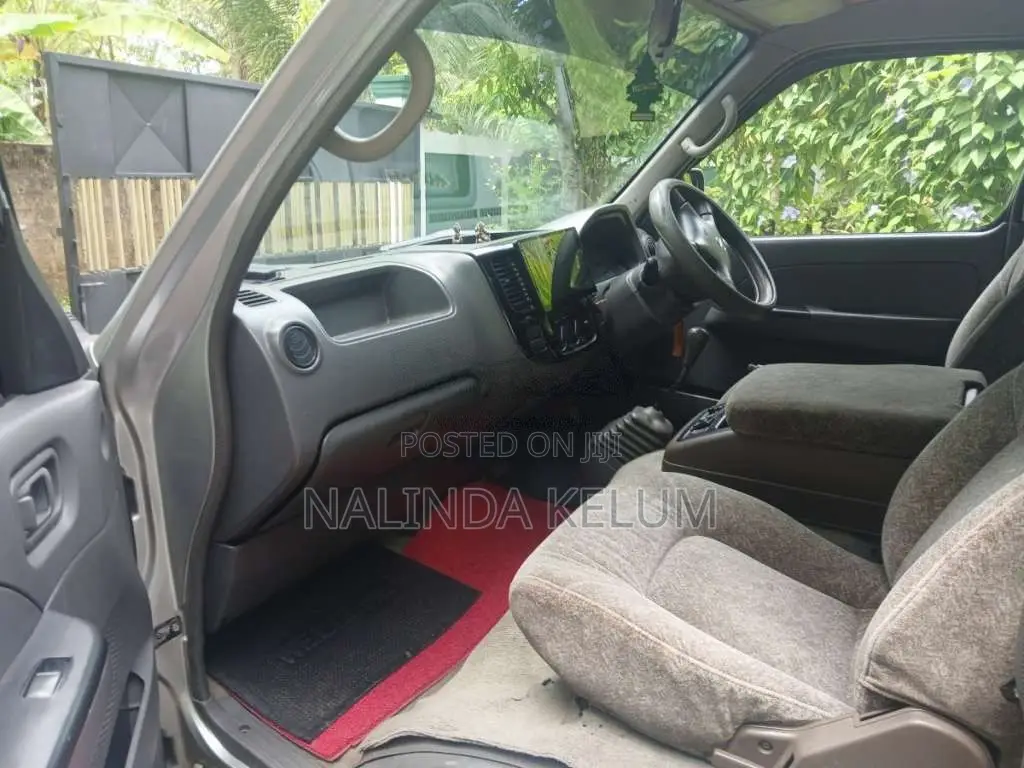 Nissan Caravan E25 2006 Van (Used)