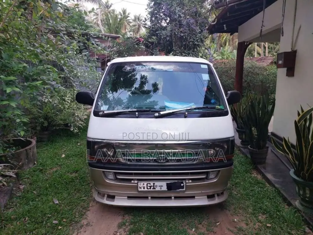Toyota Dolphin 1996 Van (Used)