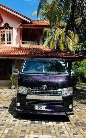 Toyota KDH 2015 Van (Used)