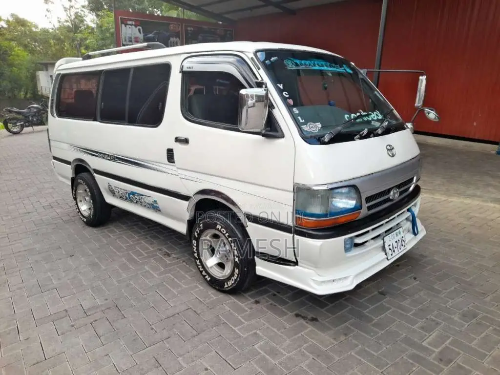Toyota Dolphin 1991 Van (Used)