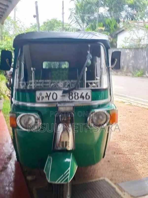 Bajaj 4 Stroke 2011 Three Wheel (Used)