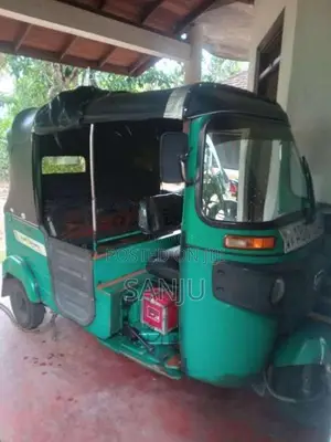 Bajaj 4 Stroke 2015 Three Wheel (Used)