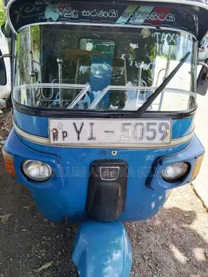 Bajaj 4 Stroke 2011 Three Wheel (Used)
