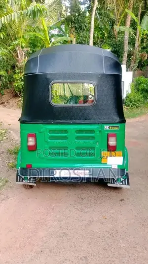 Bajaj 4 Stroke 2007 Three Wheel (Used)