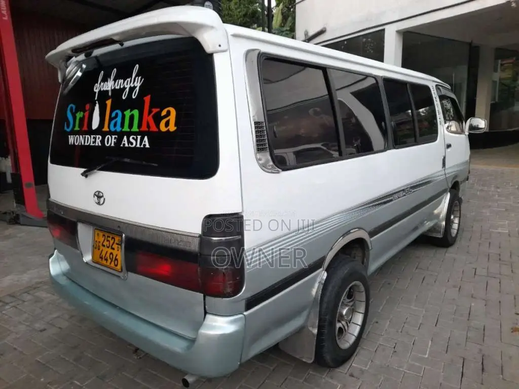 Toyota Dolphin 1994 Van (Used)