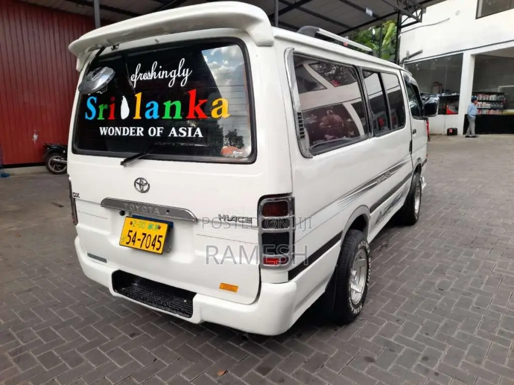 Toyota Dolphin 1991 Van (Used)