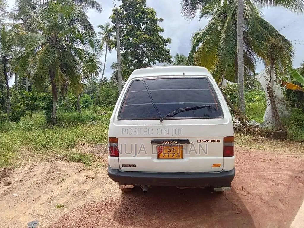 Toyota Townace CR26 Van 1986 Van (Used)