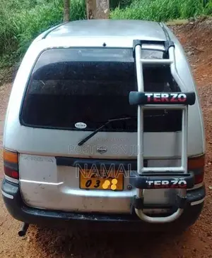 Nissan Serena 1994 Van (Used)