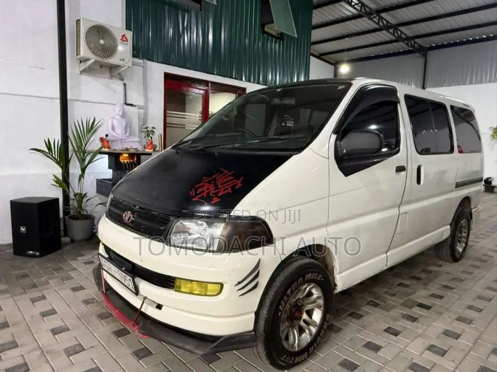 Toyota Regius 2000 Van (Used)
