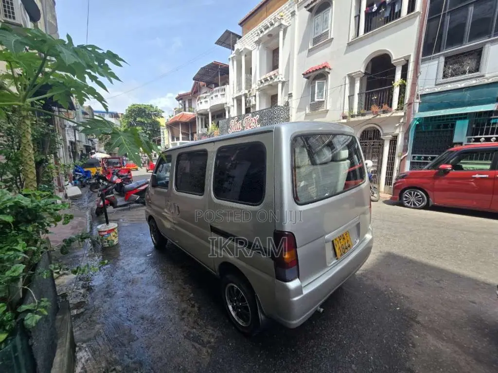 Suzuki Carry 2001 Van (Used)