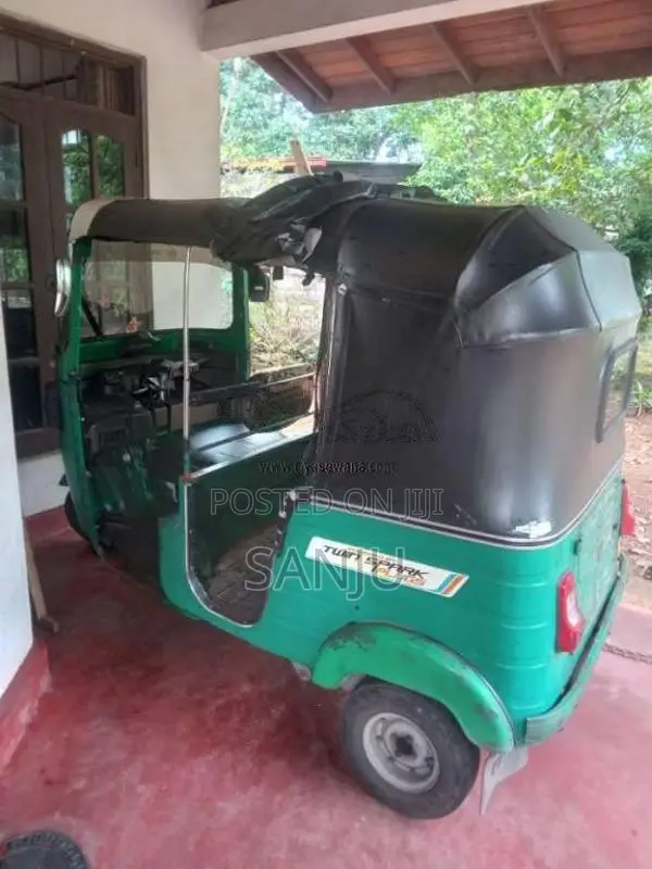 Bajaj 4 Stroke 2015 Three Wheel (Used)