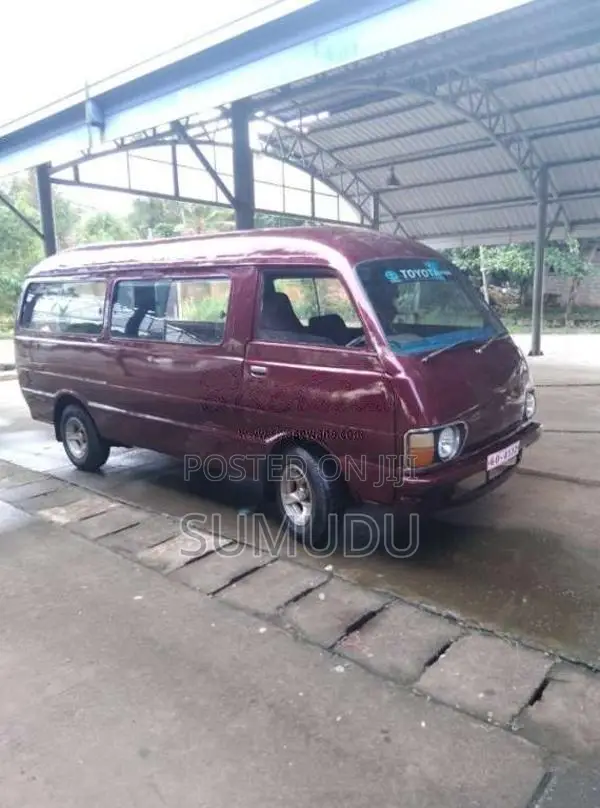 Toyota LH 40 1985 Van (Used)