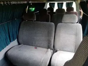 Toyota Dolphin 2000 Van (Used)