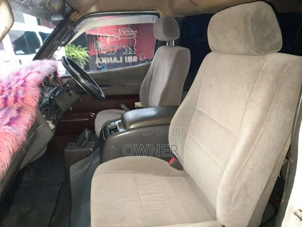 Toyota Dolphin 1994 Van (Used)