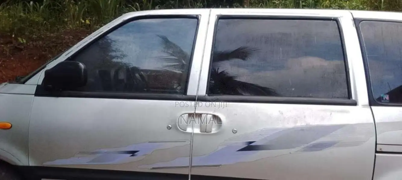 Nissan Serena 1994 Van (Used)