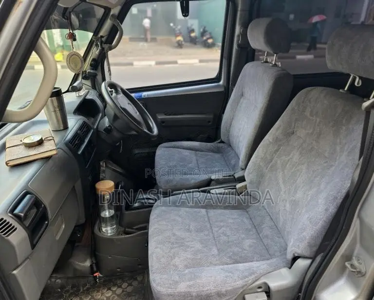 Nissan Clipper 2012 Van (Used)