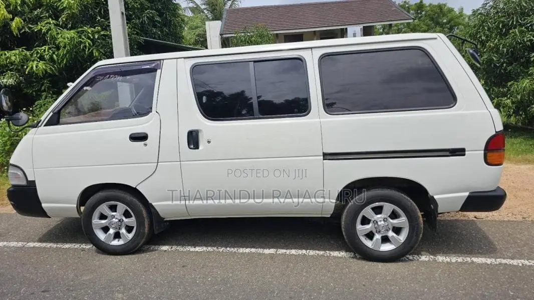 Toyota CR27 1995 Van (Used)