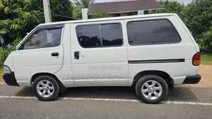 Toyota CR27 1995 Van (Used)