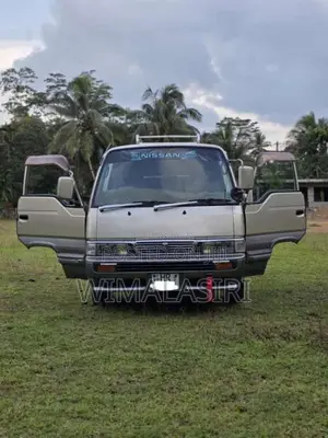 Nissan Qd 32 1998 Van (Used)