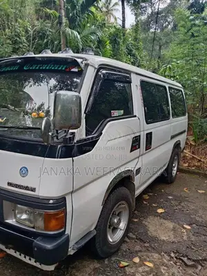 Nissan Caravan 1992 Van (Used)