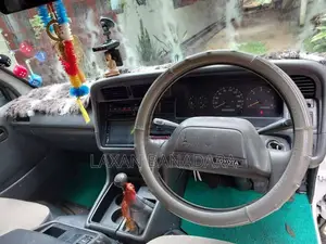Toyota Dolphin 1996 Van (Used)