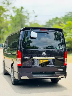 Toyota KDH 2015 Van (Used)