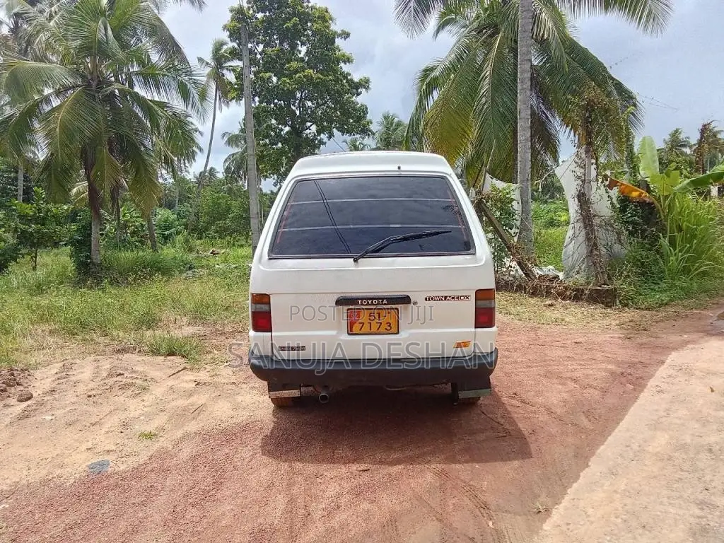 Toyota Townace CR26 Van 1986 Van (Used)
