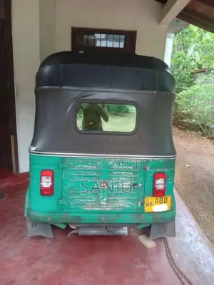 Bajaj 4 Stroke 2015 Three Wheel (Used)
