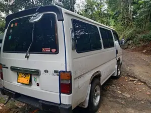 Nissan Caravan 1992 Van (Used)