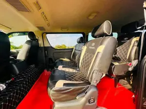 Toyota KDH DARK PRIME 2017 Van (Used)