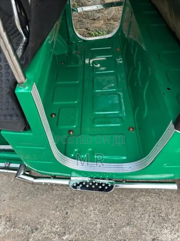 Bajaj 4 stroke 2011 Three Wheel (Used)