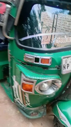Bajaj 4 stroke 2011 Three Wheel (Used)