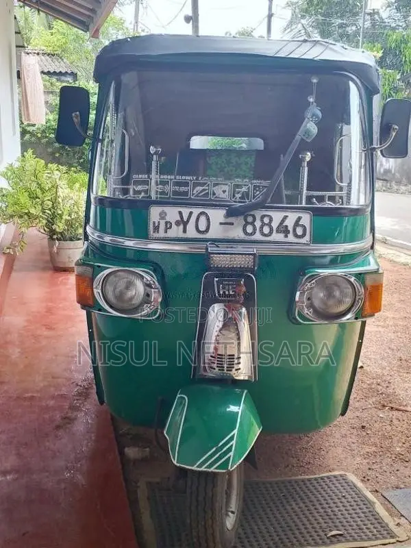 Bajaj 4 Stroke 2011 Three Wheel (Used)