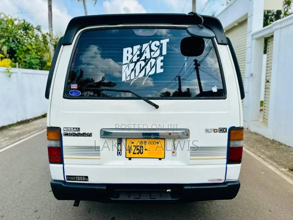 Nissan Caravan 1992 Van (Used)