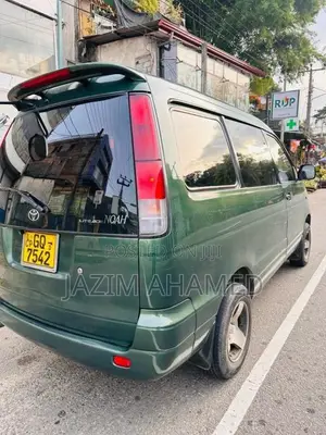 Toyota Noah CR41 1998 Van (Used)