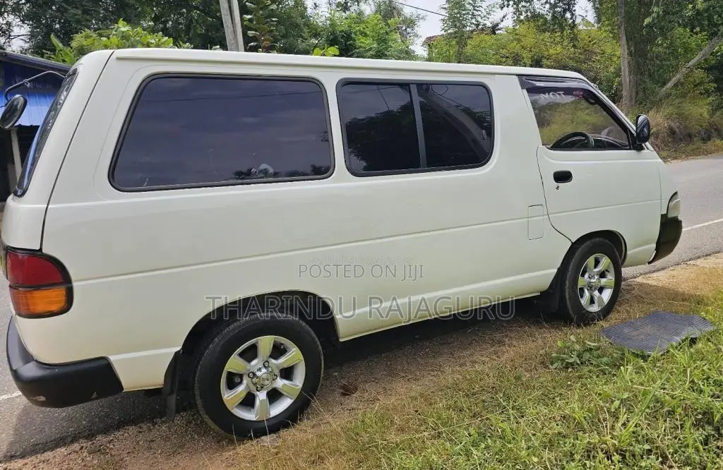 Toyota CR27 1995 Van (Used)