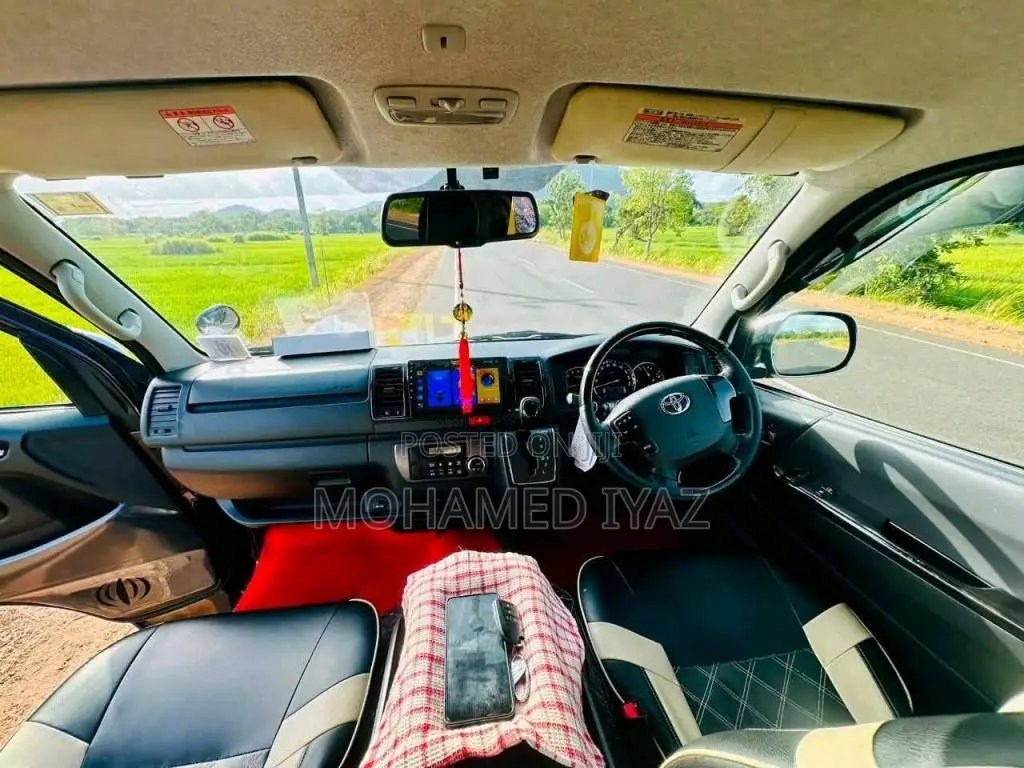 Toyota KDH DARK PRIME 2017 Van (Used)