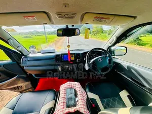 Toyota KDH DARK PRIME 2017 Van (Used)