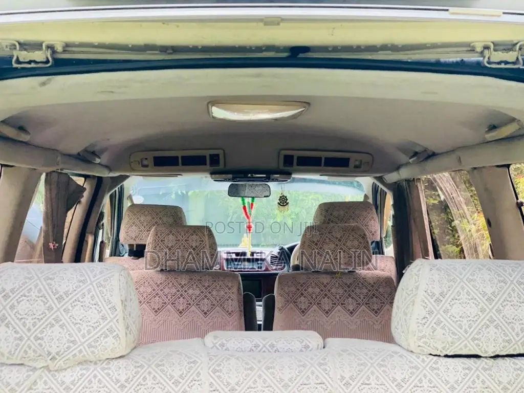 Toyota Regius Grand Cabin 2002 Van (Used)