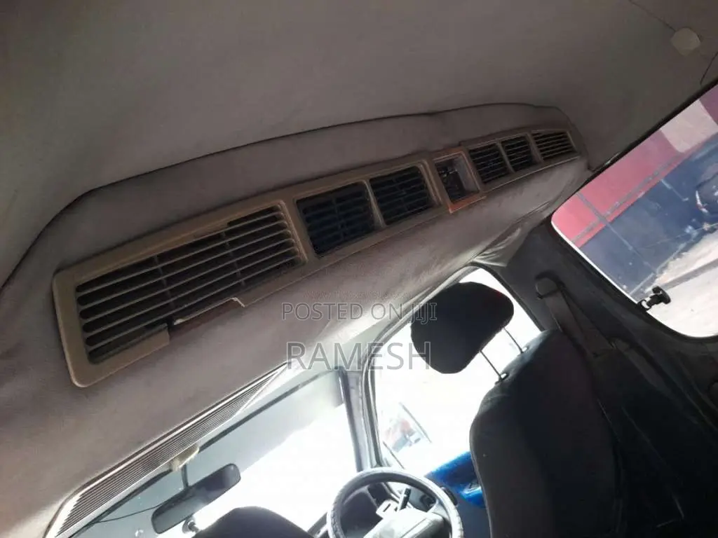 Toyota Dolphin 1991 Van (Used)
